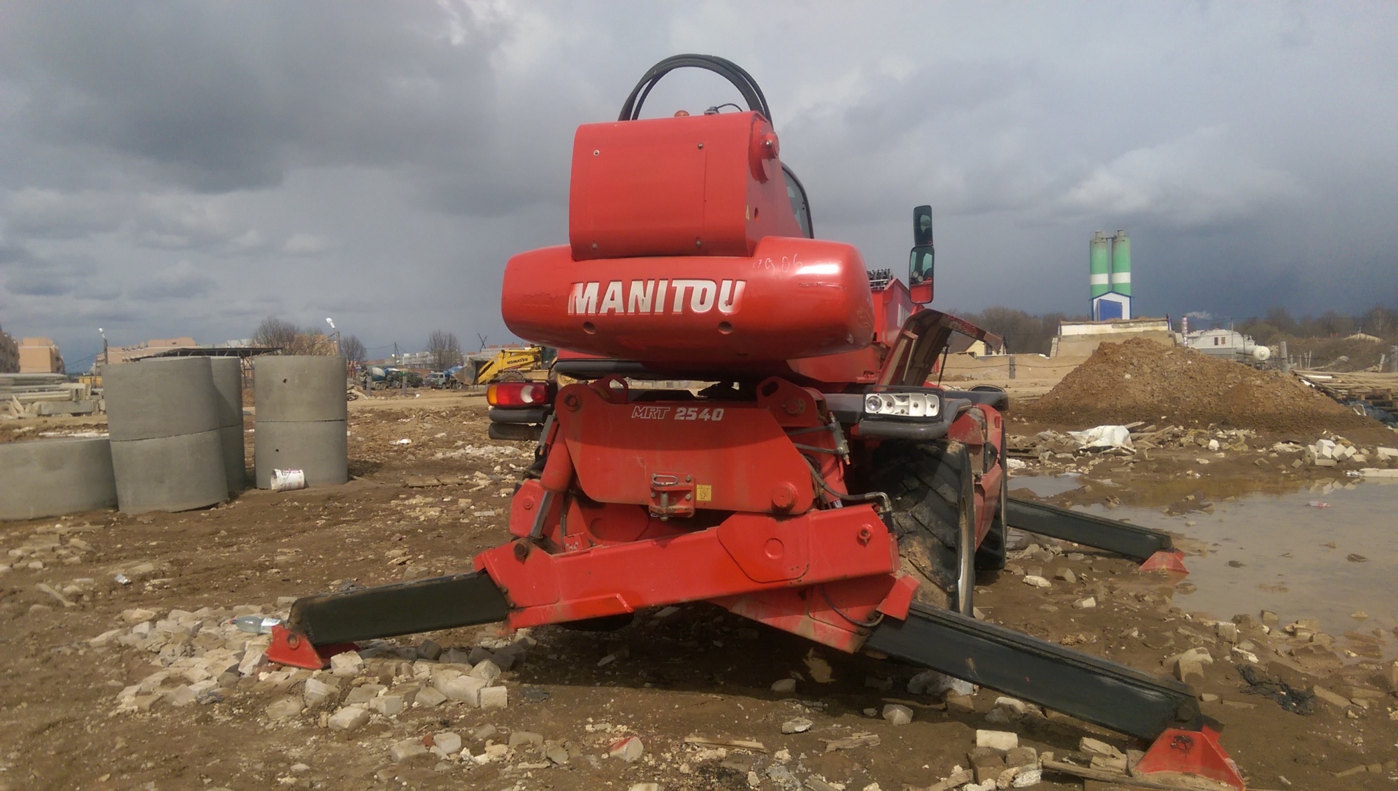 телескопический погрузчик MANITOU MRT2540 купить в компании Рабочие Машины