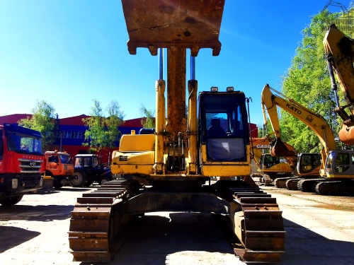 Гусеничный экскаватор KOMATSU PC 400 купить в компании Рабочие Машины