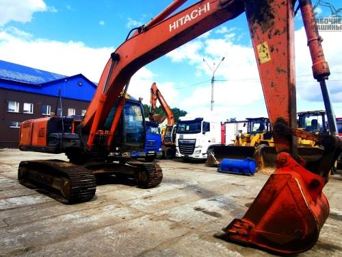 Гусеничный экскаватор HITACHI ZX240-5G купить в компании Рабочие Машины