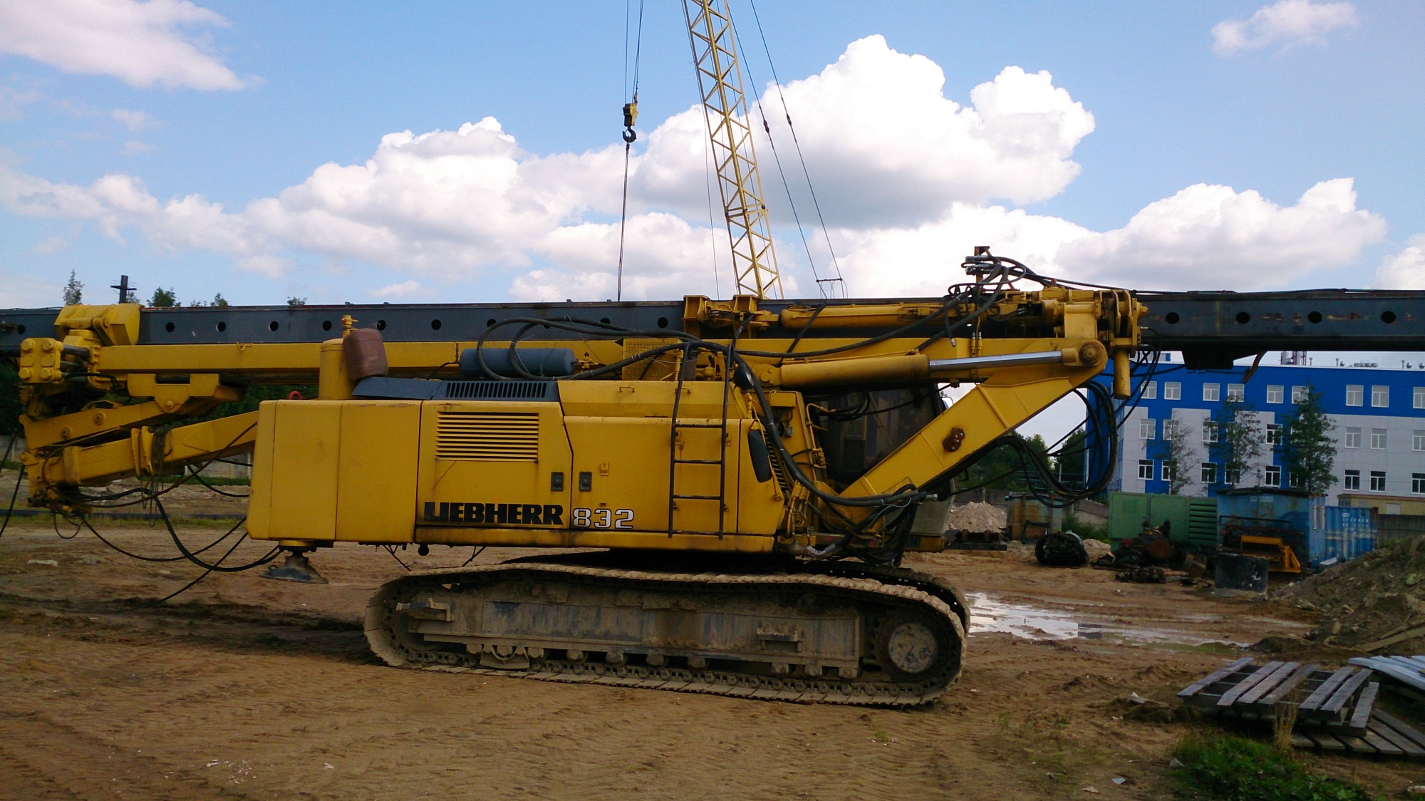 Сваебойная установка LIEBHERR HS 832HD купить в компании Рабочие Машины
