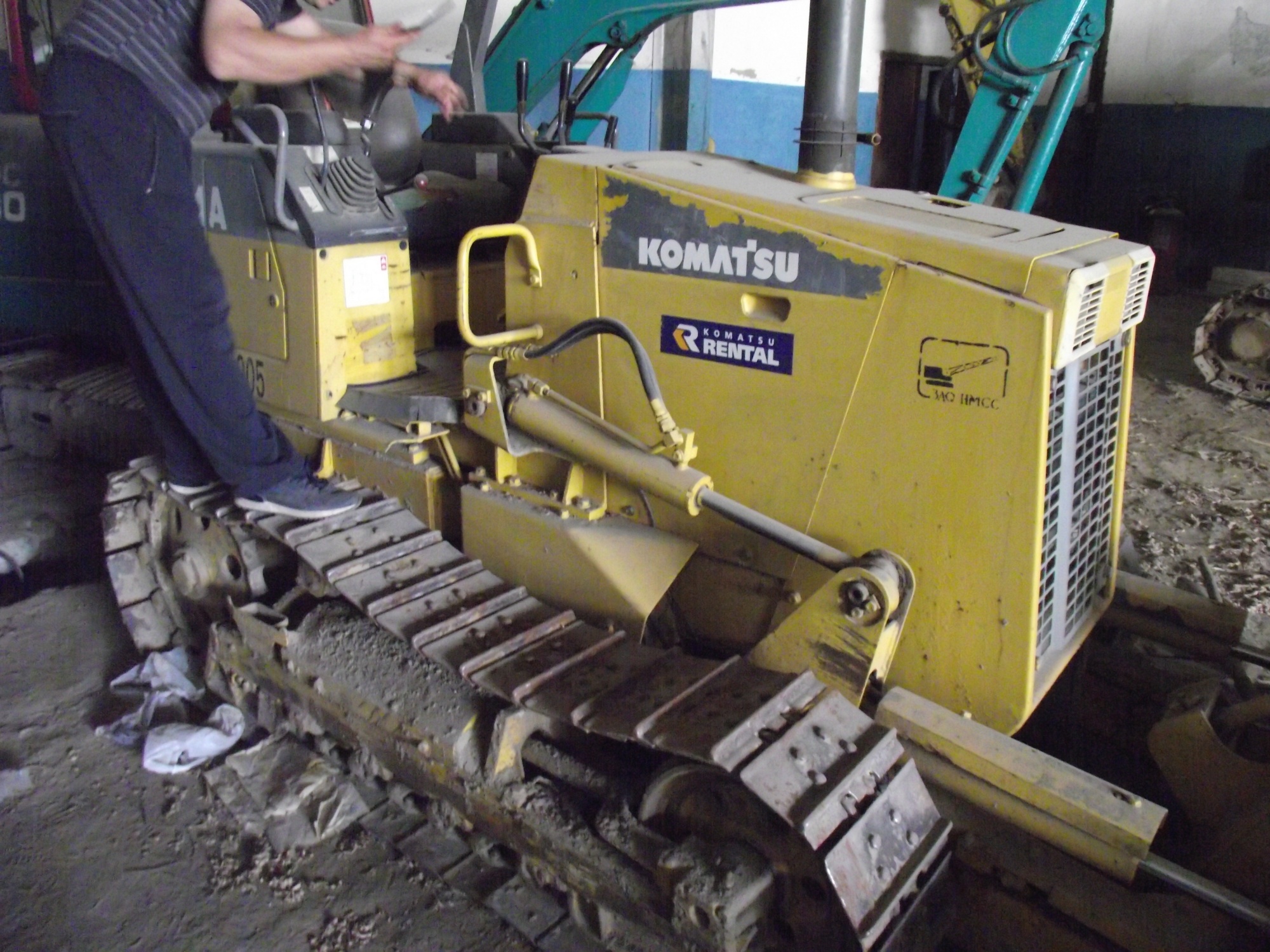 Бульдозер Komatsu D21A-7E купить в компании Рабочие Машины