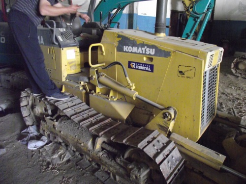 Бульдозер Komatsu D21A-7E купить в компании Рабочие Машины