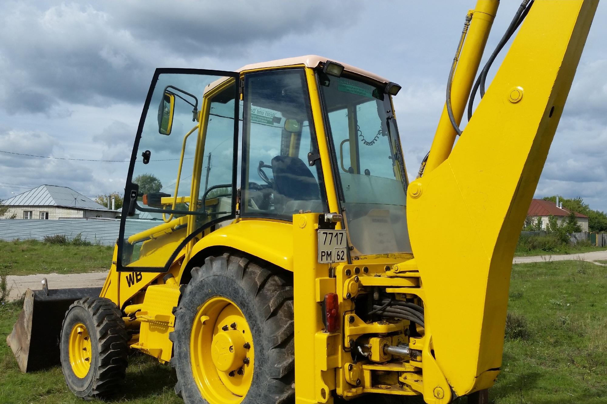 Экскаватор - погрузчик KOMATSU WB91R-2 купить в компании Рабочие Машины
