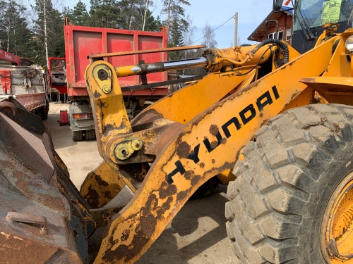 Фронтальный погрузчик Hyundai HL760 купить в компании Рабочие Машины