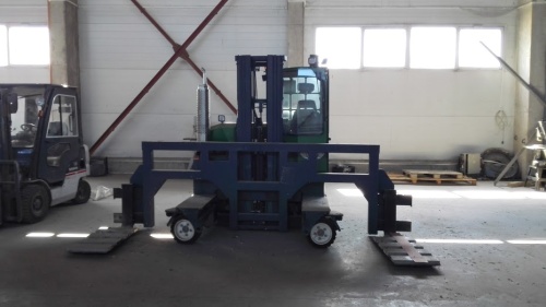 Мини - погрузчик (боковой погрузчик) COMBILIFT C2500 купить в компании Рабочие Машины