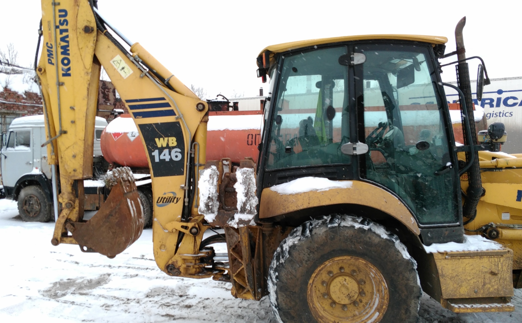 Экскаватор-погрузчик KOMATSU WB146-5 купить в компании Рабочие Машины