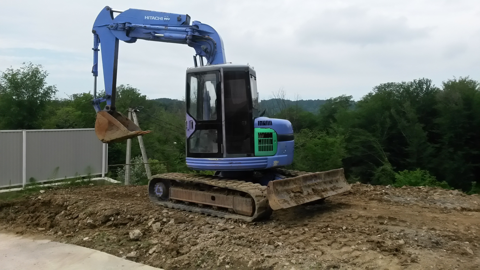 мини-экскаватор Hitachi EX75UR купить в компании Рабочие Машины