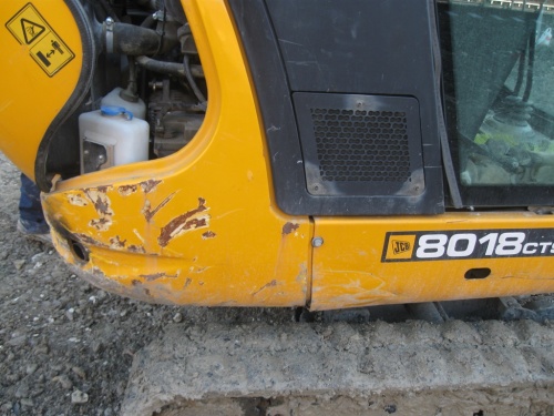 мини экскаватор JCB 8018 купить в компании Рабочие Машины