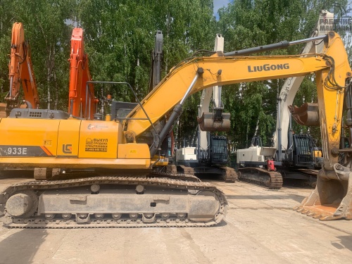 Гусеничный экскаватор LIUGONG CLG933 купить в компании Рабочие Машины