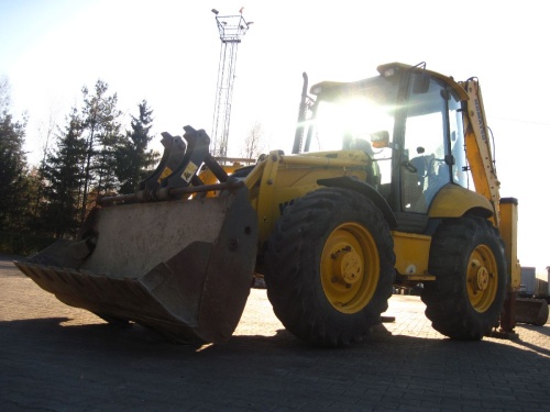 Экскаватор-погрузчик Komatsu WB93S-5 купить в компании Рабочие Машины