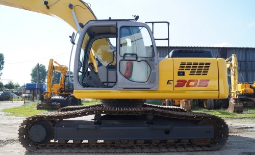 Гусеничный экскаватор NEW HOLLAND  E305 купить в компании Рабочие Машины