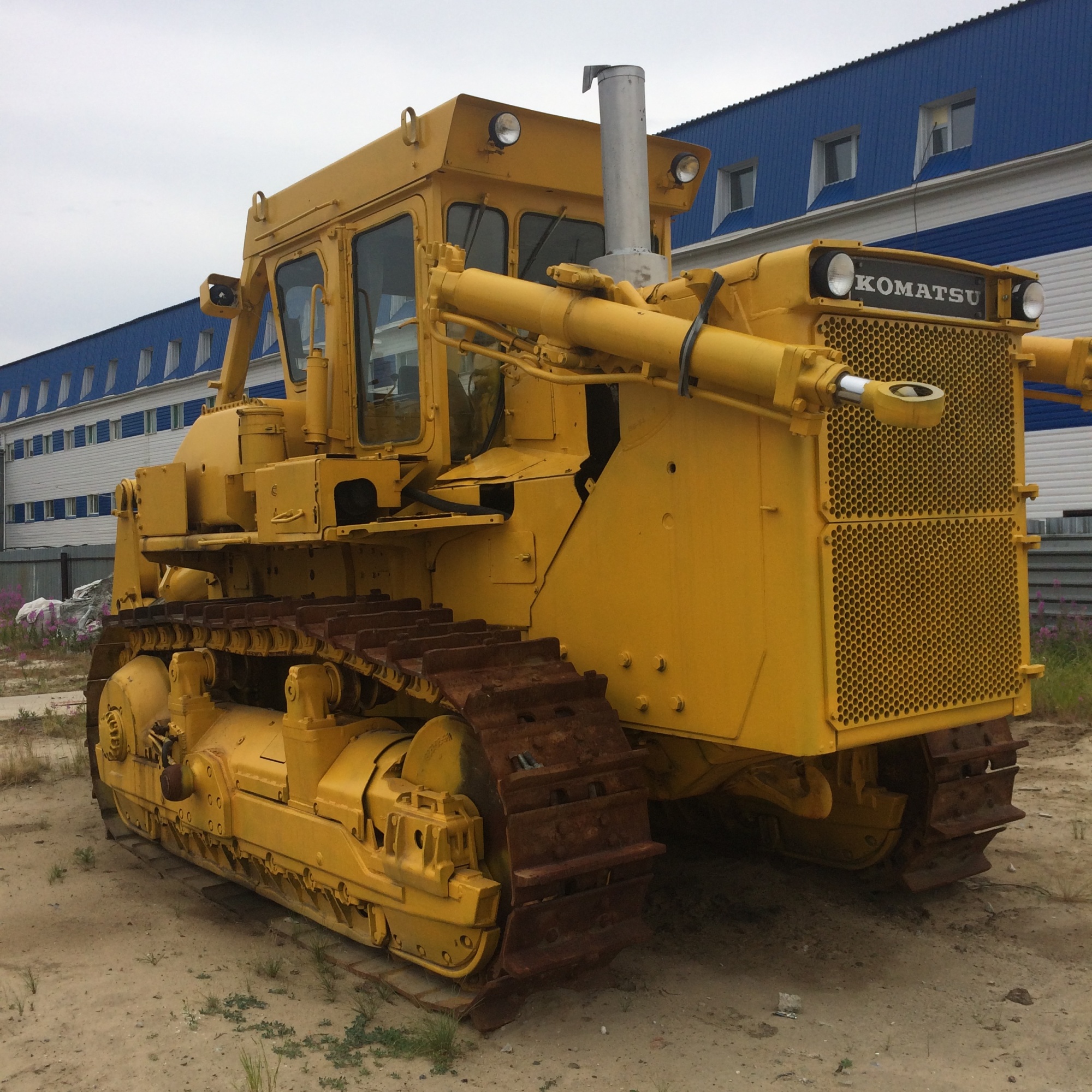 Бульдозер KOMATSU D355A купить в компании Рабочие Машины