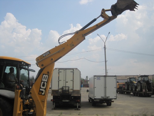 Экскаватор-погрузчик JCB 4CX купить в компании Рабочие Машины