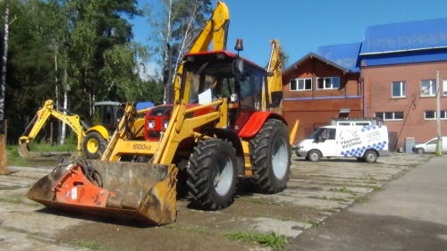 Экскаватор - погрузчик АМКОДОР 702EA купить в компании Рабочие Машины