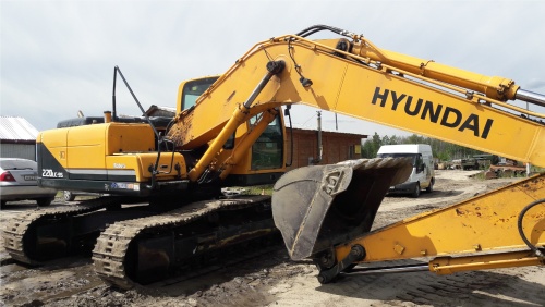 Гусеничный экскаватор HYUNDAI R 220LC-9S купить в компании Рабочие Машины