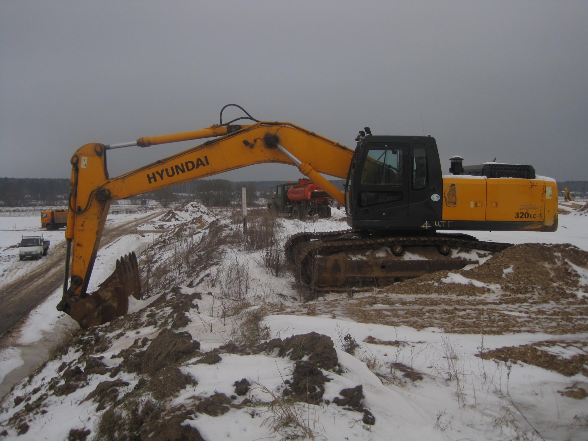 Гусеничный экскаватор HYUNDAI R 320LC-7 купить в компании Рабочие Машины