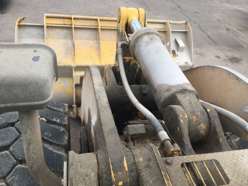 Фронтальный погрузчик KOMATSU WA 600-6 купить в компании Рабочие Машины