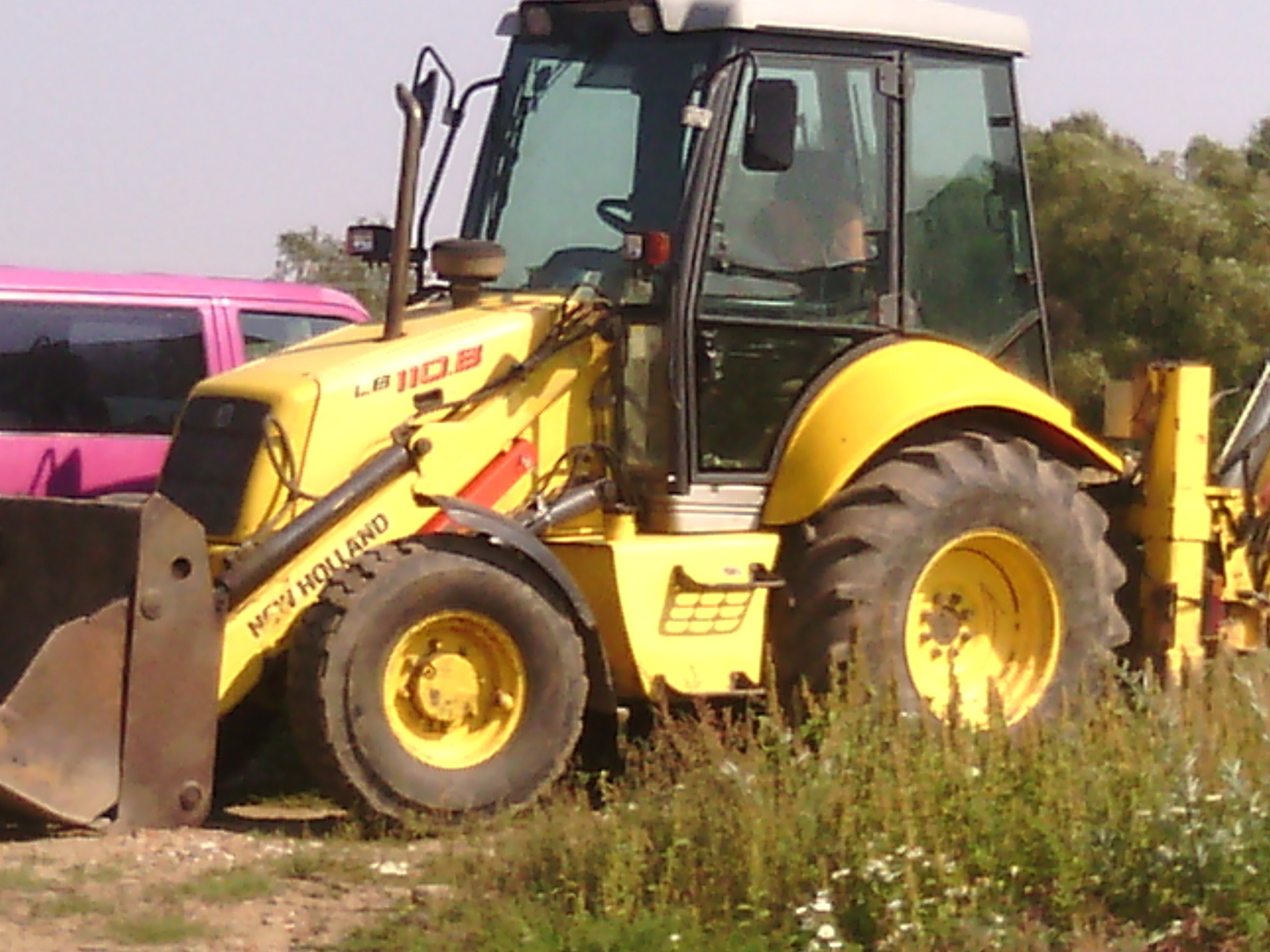 Экскаватор - погрузчик NEW HOLLAND LB 110.B купить в компании Рабочие Машины