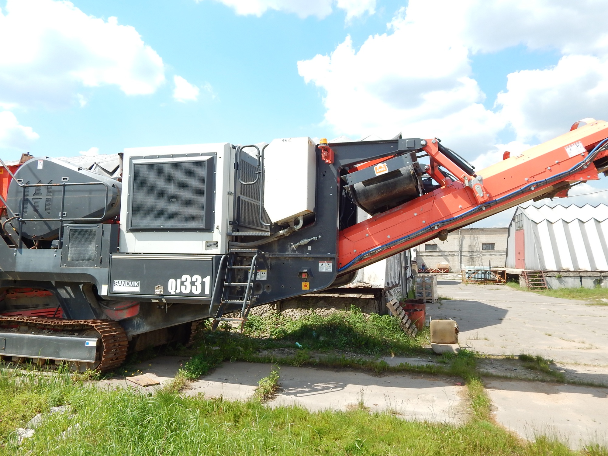 Щековая дробилка SANDVIK QJ330 (Fintec F1107) купить в компании Рабочие Машины