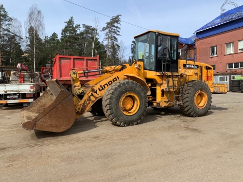 Фронтальный погрузчик Hyundai HL760 купить в компании Рабочие Машины