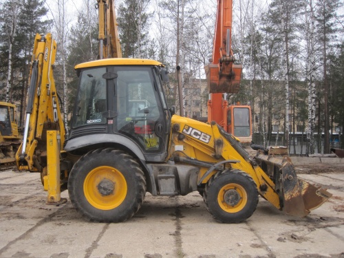 Экскаватор-погрузчик JCB 3CX SM купить в компании Рабочие Машины