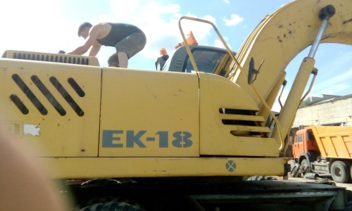 Колесный экскаватор ТВЭКС ЕК-18 купить в компании Рабочие Машины