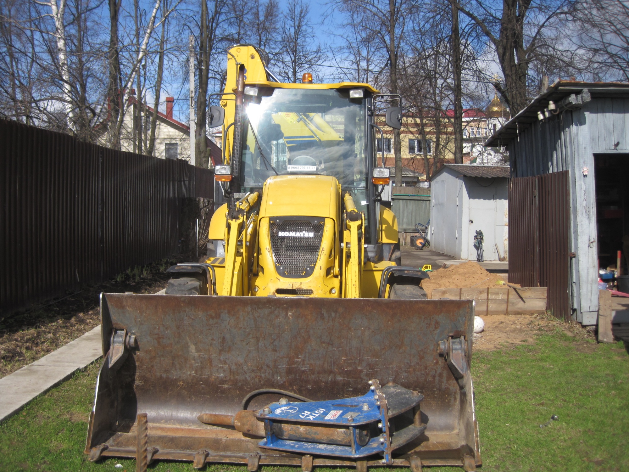Экскаватор-погрузчик KOMATSU WB93R купить в компании Рабочие Машины