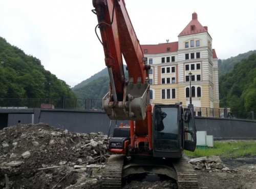 Экскаватор гусеничный Hitachi ZX230 купить в компании Рабочие Машины