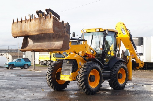 Экскаватор-погрузчик JCB 4CX купить в компании Рабочие Машины
