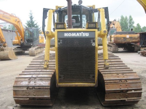 Бульдозер Komatsu D65PX-15 купить в компании Рабочие Машины