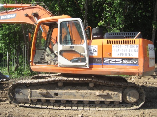 экскаватор гусеничный Doosan 225 NLCV купить в компании Рабочие Машины