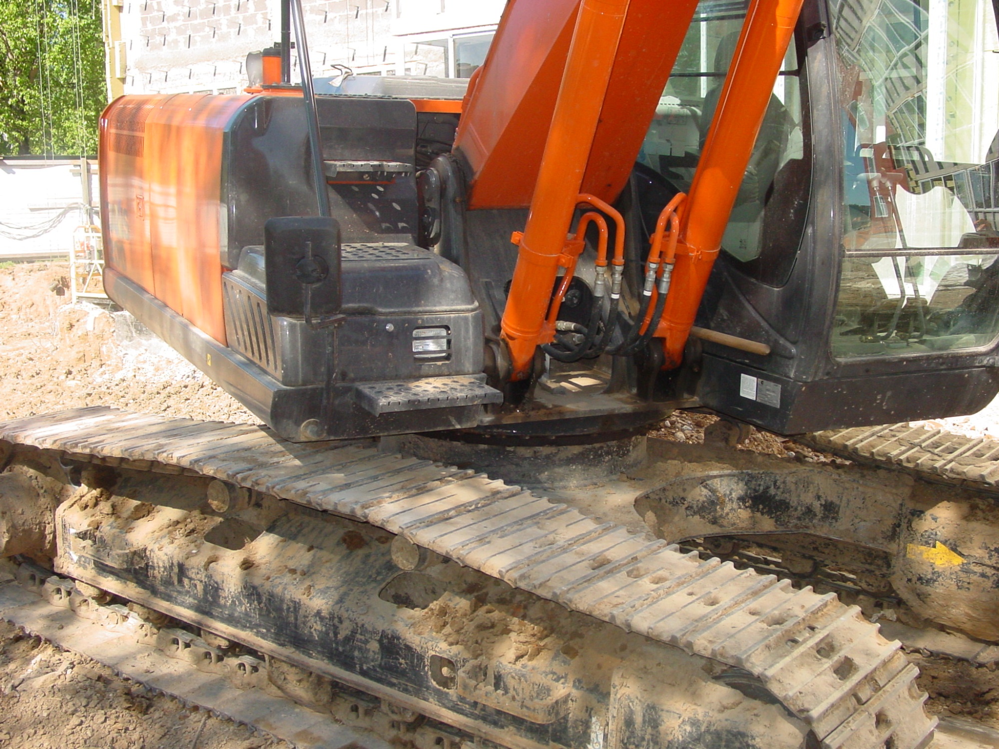 гусеничный экскаватор Hitachi ZX 200-5G купить в компании Рабочие Машины