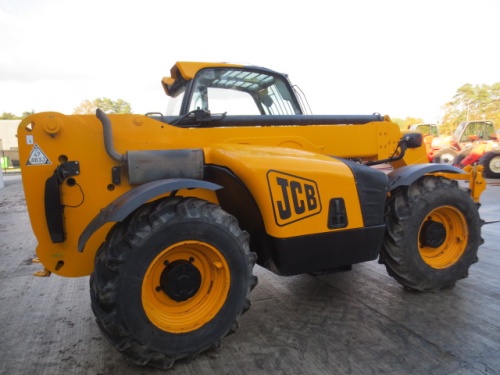 Телескопический погрузчик JCB 535-95 купить в компании Рабочие Машины