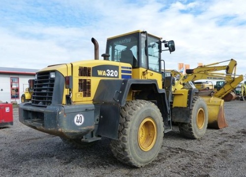 Фронтальный погрузчик Komatsu WA320-5 купить в компании Рабочие Машины