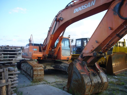 Гусеничный экскаватор DOOSAN / DAEWOO SOLAR 420LC-V 2007 г/в купить в компании Рабочие Машины