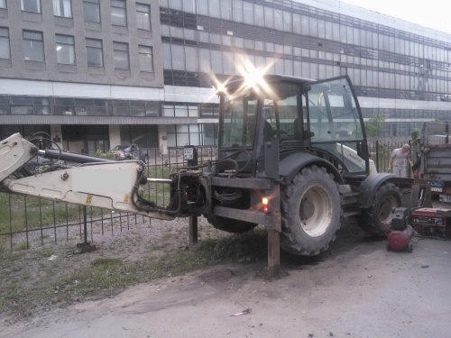 Экскаватор - погрузчик TEREX 860 купить в компании Рабочие Машины
