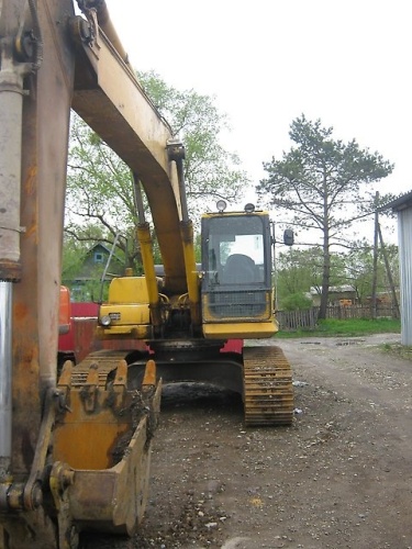 экскаватор гусеничный Komatsu PC230-7 купить в компании Рабочие Машины