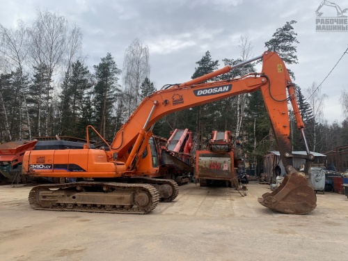 Экскаватор гусеничный DOOSAN 340LC купить в компании Рабочие Машины