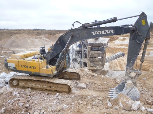 экскаватор гусеничный Volvo  EC460BLC купить в компании Рабочие Машины