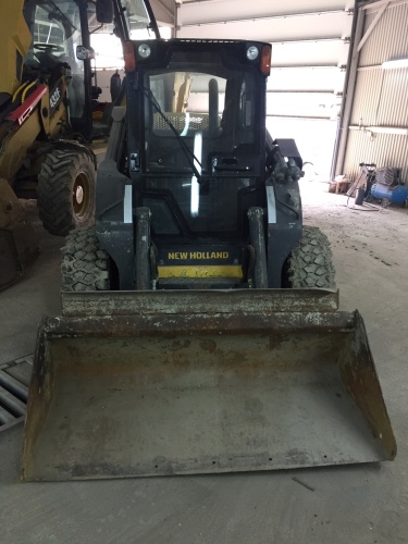 Мини - погрузчик с бортовым поворотом NEW HOLLAND L225 купить в компании Рабочие Машины