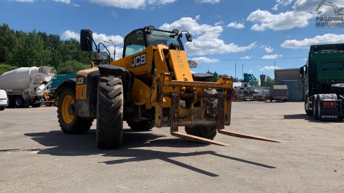 Телескопический погрузчик JCB 541-70 купить в компании Рабочие Машины