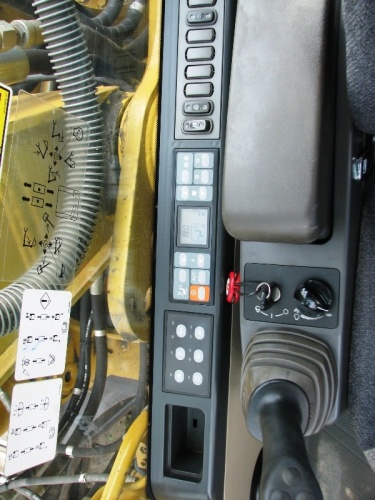 Экскаватор гусеничный Caterpillar 319C купить в компании Рабочие Машины