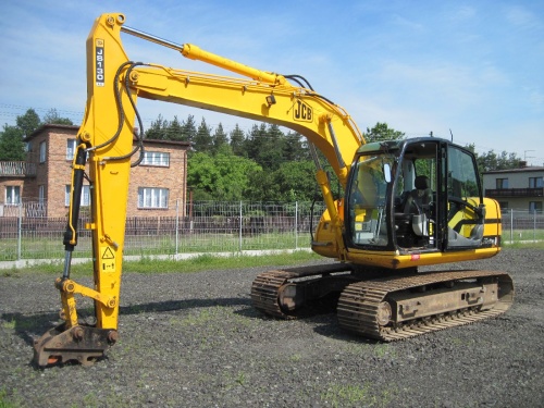 Экскаватор гусеничный JCB JS130 купить в компании Рабочие Машины