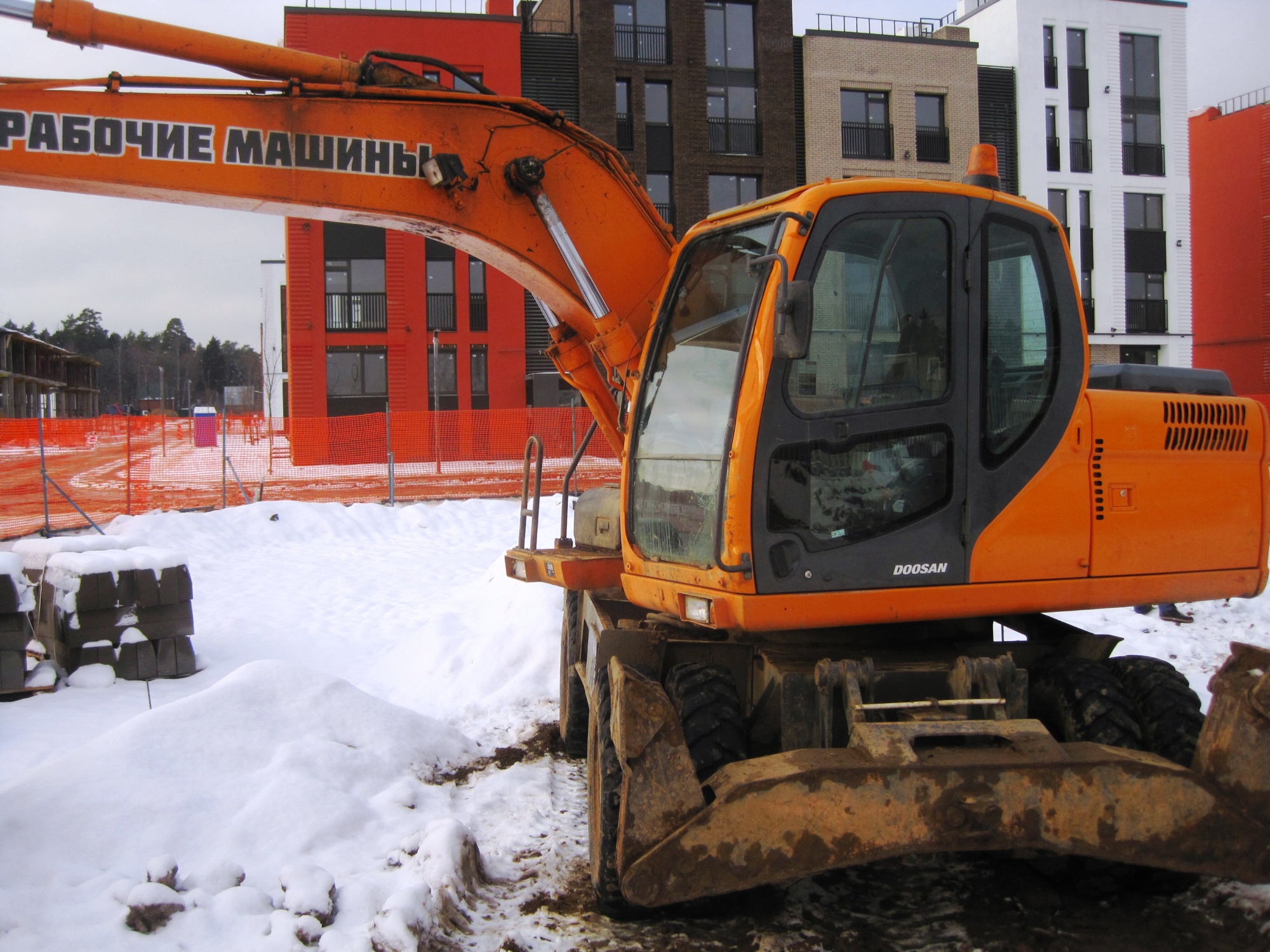 DOOSAN DX160W купить в компании Рабочие Машины