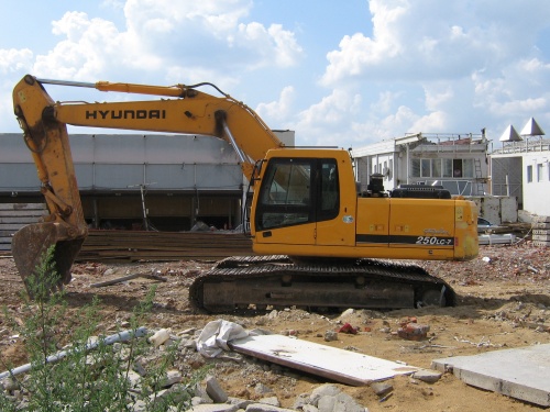 Гусеничный экскаватор HYUNDAI R 250LC-7 купить в компании Рабочие Машины