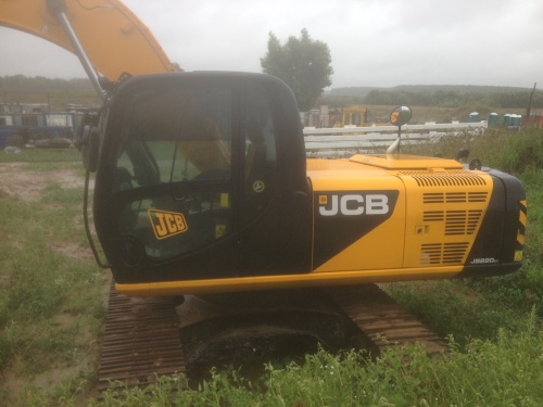 Гусеничный экскаватор JCB JS 220S купить в компании Рабочие Машины