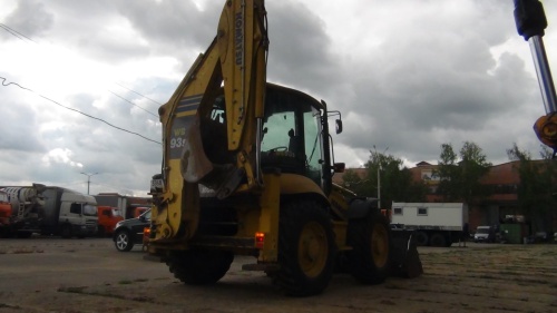 Экскаватор - погрузчик KOMATSU WB93S-5 купить в компании Рабочие Машины