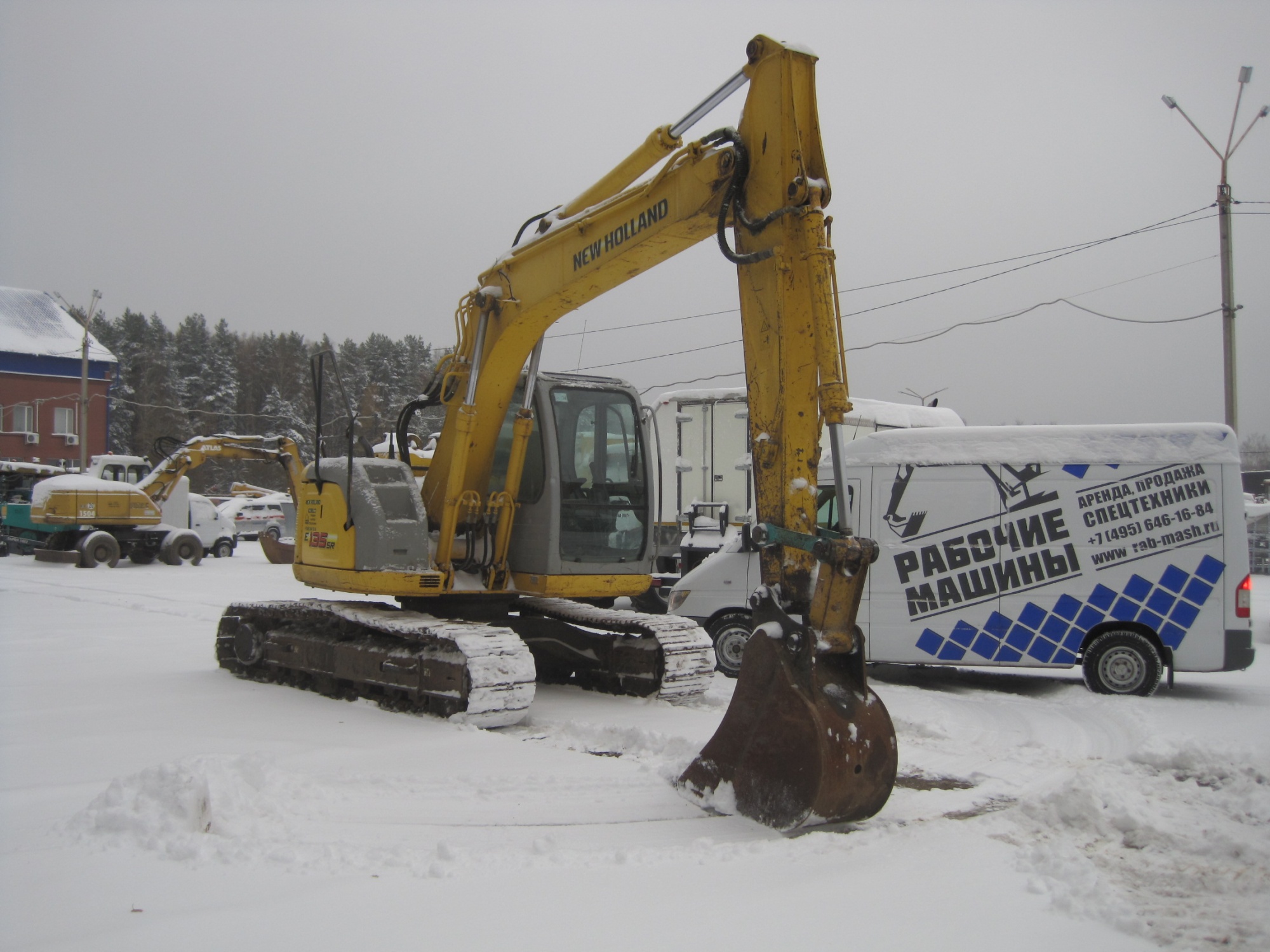 Гусеничный экскаватор NEW HOLLAND KOBELCO E135SR купить в компании Рабочие Машины