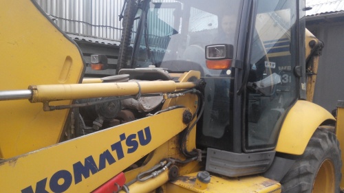 Экскаватор погрузчик Komatsu WB93R-5 купить в компании Рабочие Машины
