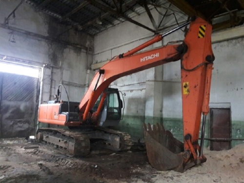 Гусеничный экскаватор HITACHI ZX 200 купить в компании Рабочие Машины